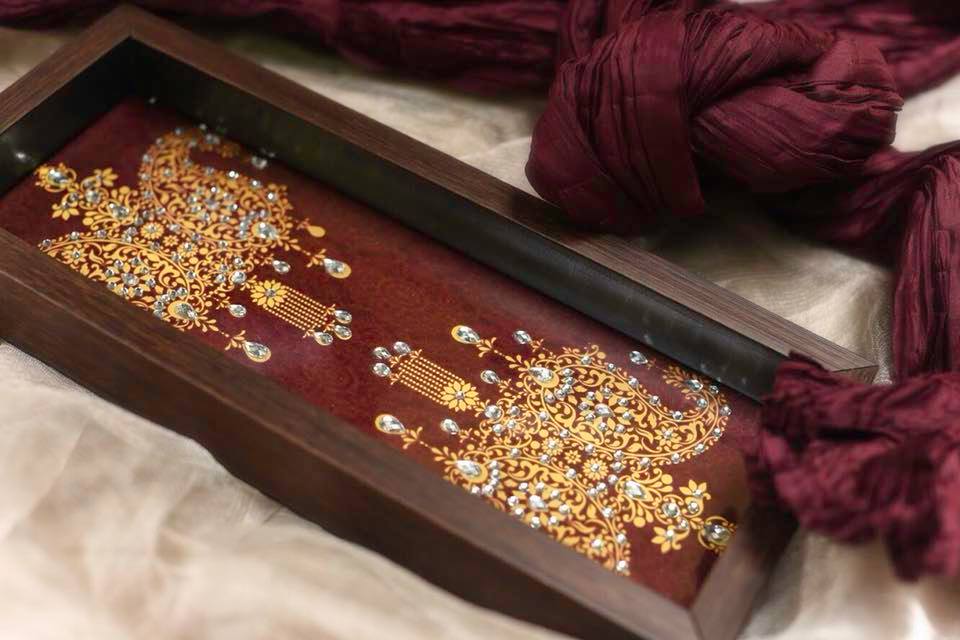 Maroon Double Paisley Box Tray - Footprints Forever