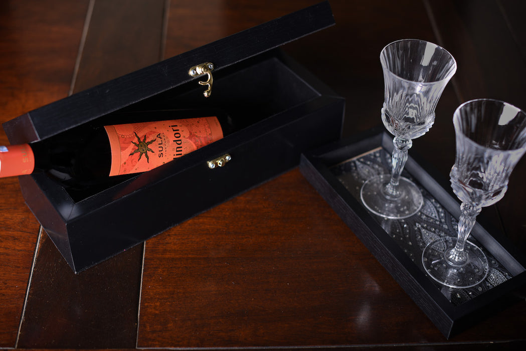 Black and White Wine Box - Footprints Forever